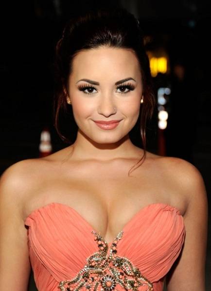 Demi-Lovato-Cup-Size.jpg